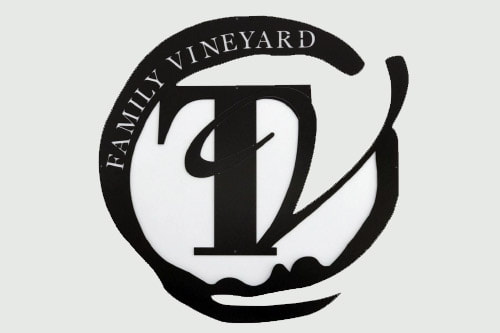 logo - twisted vine family vineyard